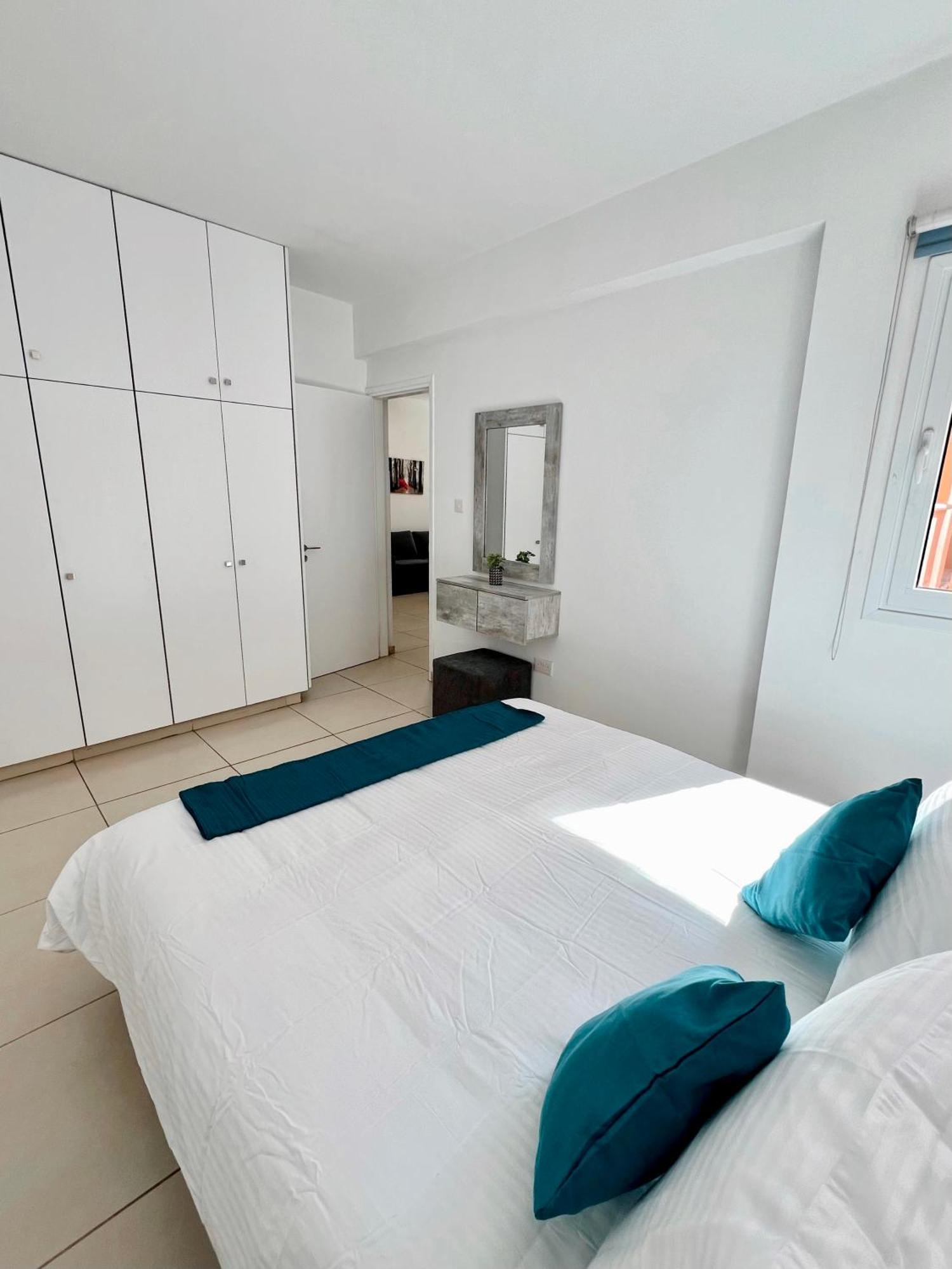 Georgiou 202 Apartment Larnaca Ngoại thất bức ảnh