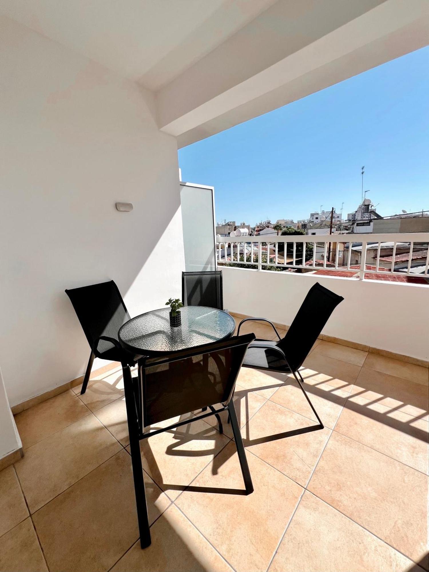 Georgiou 202 Apartment Larnaca Ngoại thất bức ảnh